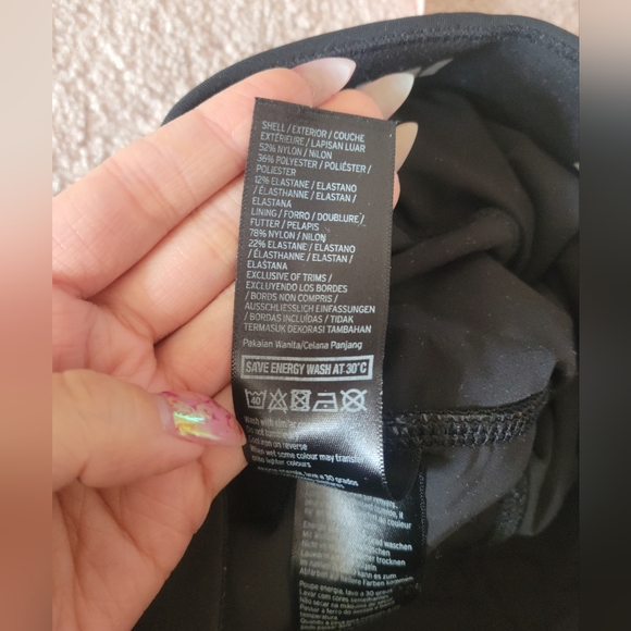 IVY PARK | Workout Capri XS - Picture 5 of 8